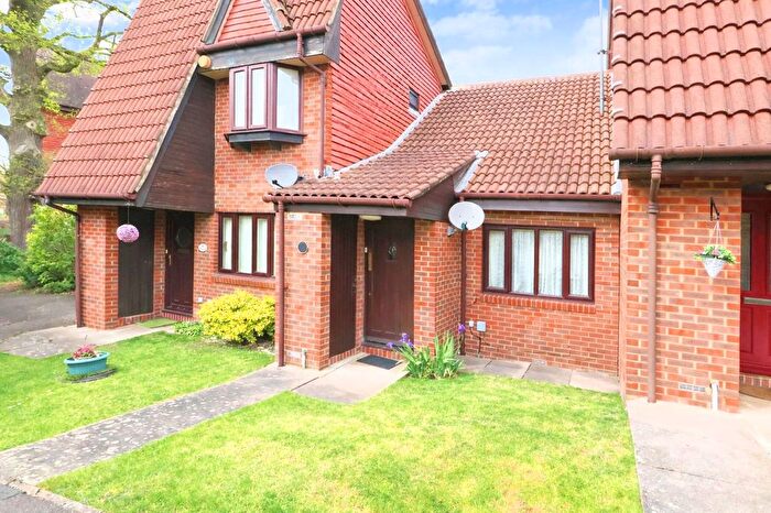 2 Bedroom Terraced House For Sale In Oxlip Close, Shirley Oaks Village, CR0