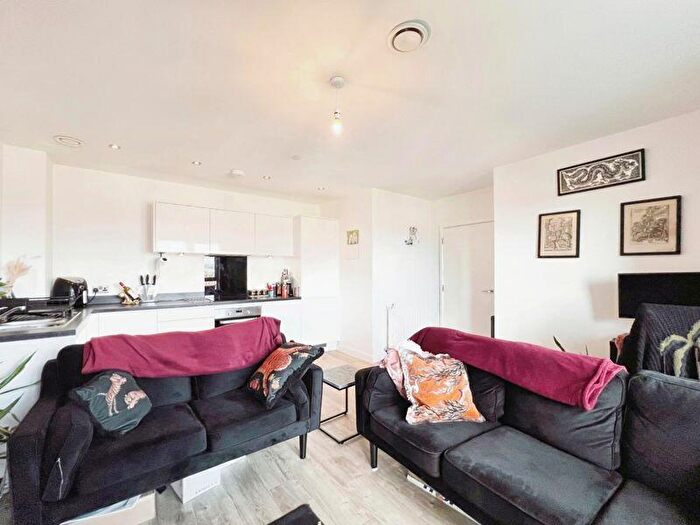 2 Bedroom Flat For Sale In Westmoreland Road, London, NW9