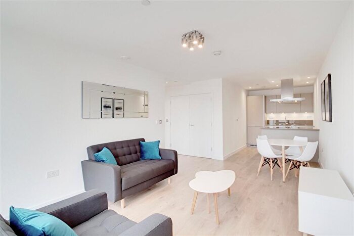 1 Bedroom Flat To Rent In Stratosphere Tower, London, E15