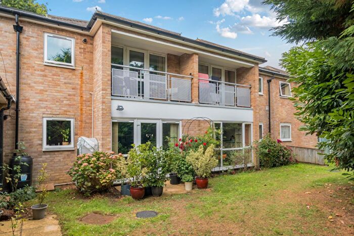 2 Bedroom Flat For Sale In Rydens Avenue, Walton-On-Thames, KT12