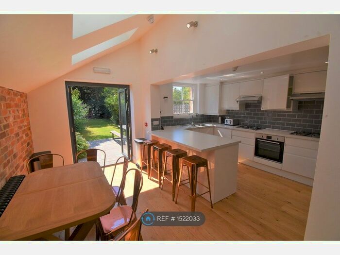 6 Bedroom Terraced House To Rent In Donnington Road, Reading, RG1