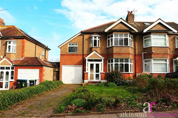 4 Bedroom Semi Detached House For Sale In Browning Road, Enfield, Middlesex, EN2