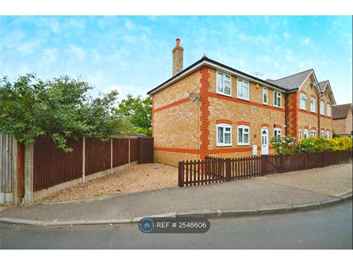 3 Bedroom End Of Terrace House To Rent In Barnfield Cottages, Faversham, ME13