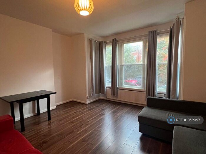 2 Bedroom Flat To Rent In Curzon Road Hornsey, London, N10