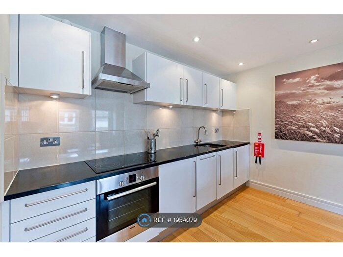 2 Bedroom Flat To Rent In Regency House, Chelsea, SW10