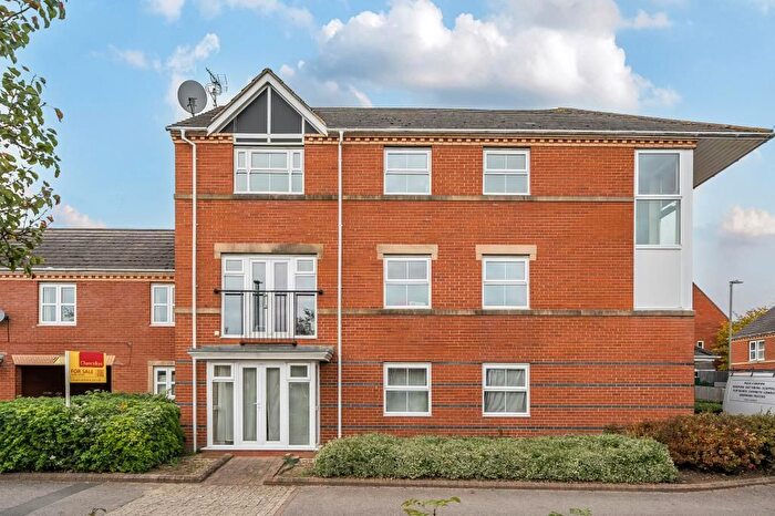 2 Bedroom Flat To Rent In Alma Road, Bnabury, OX16