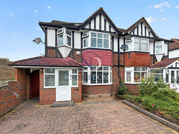 5 Bedroom Semi Detached House For Sale In St Pauls Close, Hounslow, TW3