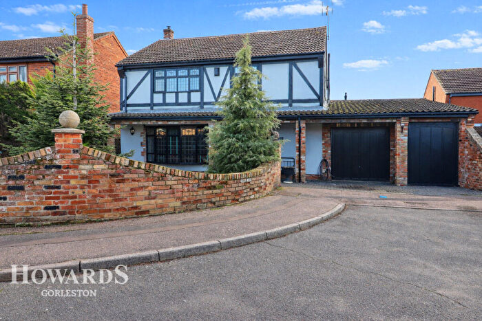 4 Bedroom Detached House For Sale In Marguerite Close, Bradwell, NR31