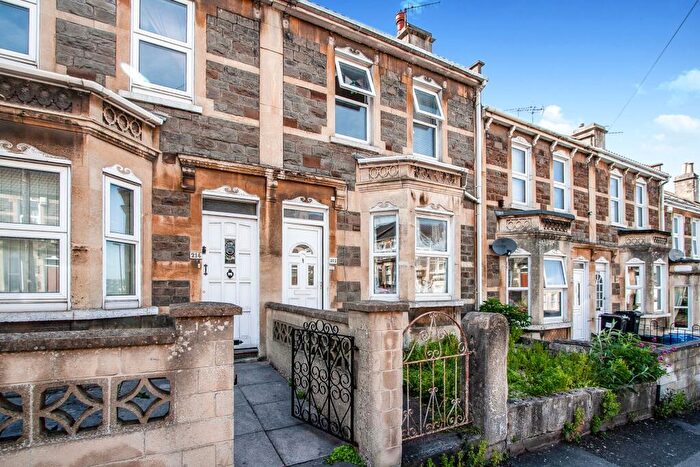 4 Bedroom Terraced House To Rent In Coronation Avenue, Bath, BA2