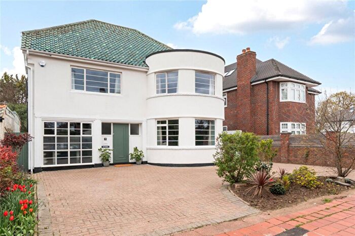 5 Bedroom Detached House For Sale In Parkwood Avenue, Esher, KT10