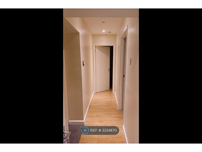 2 Bedroom Flat To Rent In Dues Rd, Salisbury, SP2