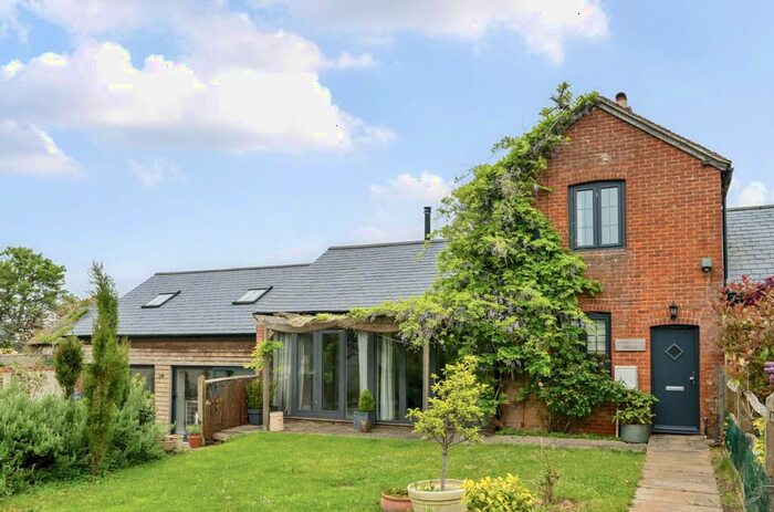 3 Bedroom Cottage For Sale In Blendworth Lane, Waterlooville, PO8