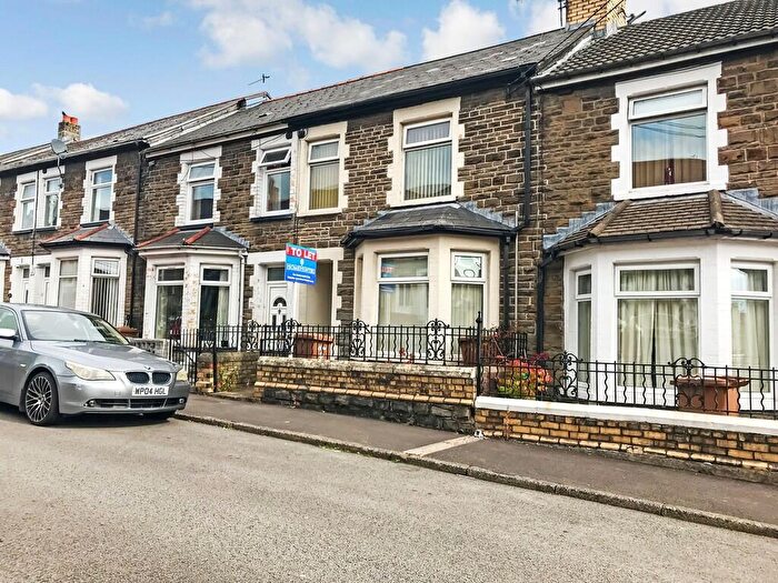 1 Bedroom Flat To Rent In Fully Furnished St Floor Flat, John Street, Bargoed, CF81