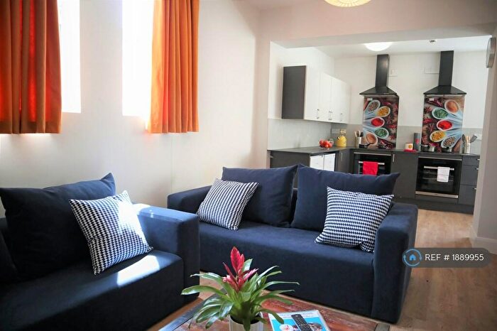 6 Bedroom Flat To Rent In Gainsborough Road, Liverpool, L15