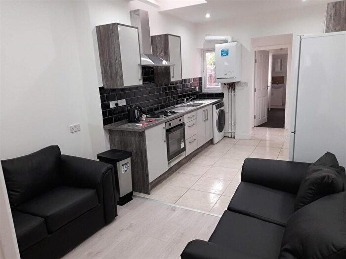 6 Bedroom Terraced House To Rent In Winnie Road, Selly Oak, Birmingham, B29