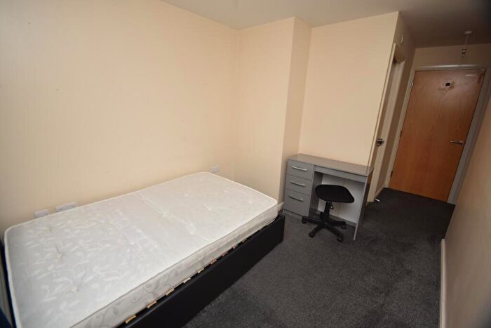 2 Bedroom Apartment To Rent In Parkhouse Court, Hatfield, AL10