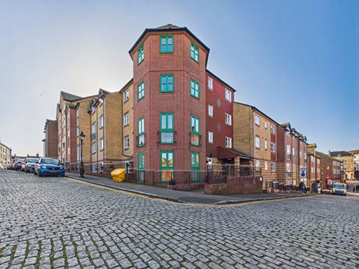 1 Bedroom Flat For Sale In The Bayle, Folkestone, Kent, CT20