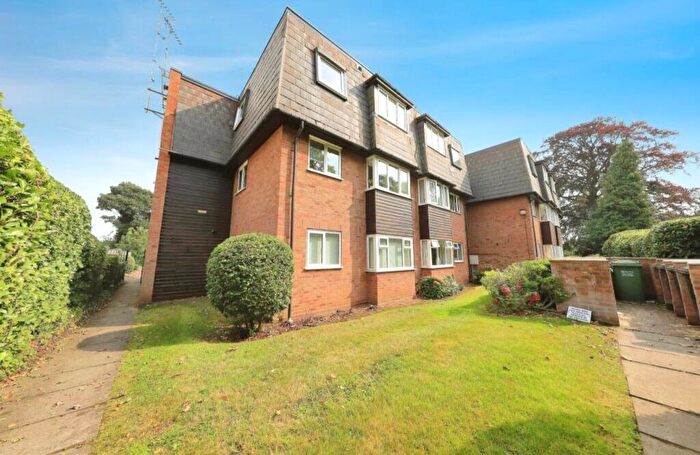 2 Bedroom Flat For Sale In Chaddesley Gardens, Kidderminster, Worcestershire, DY10