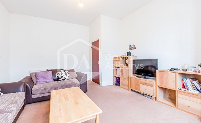 1 Bedroom Flat To Rent In Park Road, Crouch End, London, N8