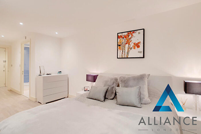 2 Bedroom Flat To Rent In Crew Street, London, E14