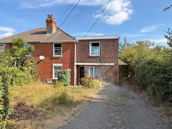 3 Bedroom Semi-Detached House For Sale In Swanmore, SO32