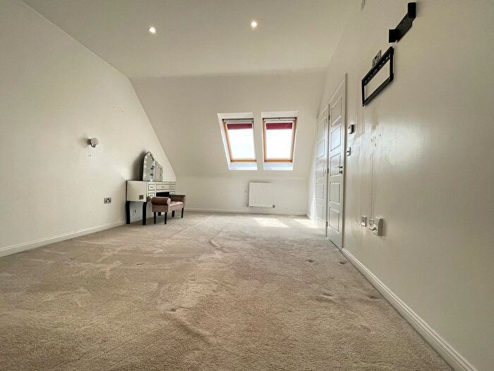 4 Bedroom End Of Terrace House To Rent In Design Drive, Dunstable, Bedfordshire, LU6