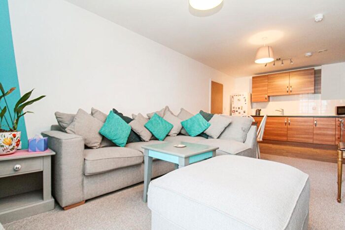 2 Bedroom Flat For Sale In Centenary Plaza, Southampton, SO19