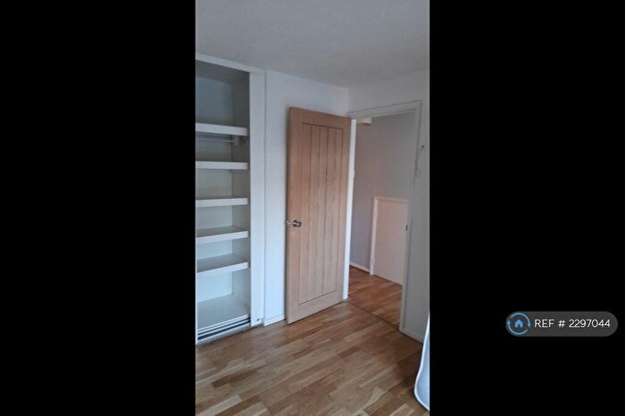 1 Bedroom Flat To Rent In Townsend Lane, Old Woking, Woking, GU22