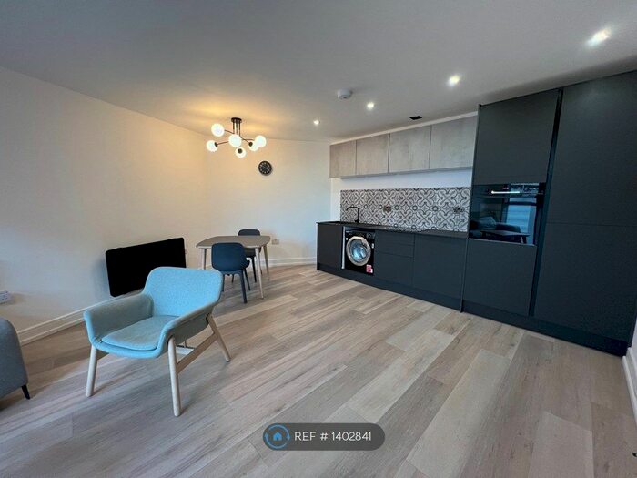 2 Bedroom Flat To Rent In Altolusso, Cardiff, CF10