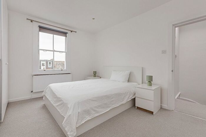 1 Bedroom Flat To Rent In Rostrevor Road, Munster Village, SW6