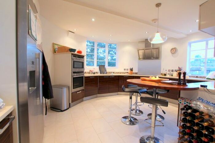 3 Bedroom Flat To Rent In Kersfield Road, Putney, SW15