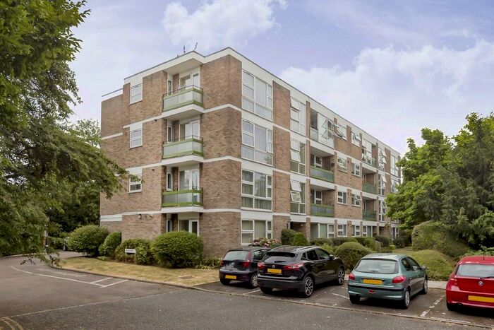 Studio To Rent In Woburn, Clivedon Court, London W13