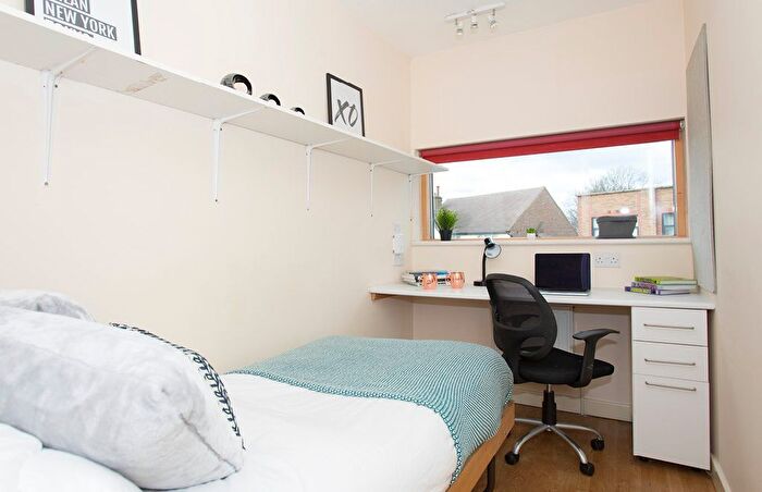 1 Bedroom Flat To Rent In Burlington Road, New Malden, KT3