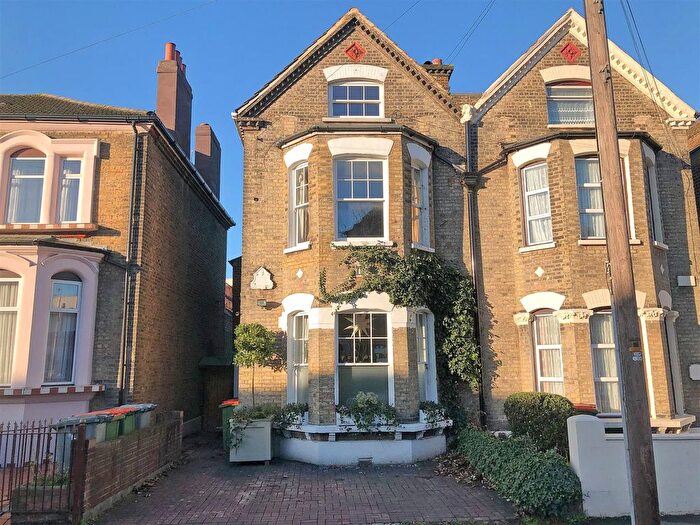 4 Bedroom Semi Detached House For Sale In Avenue Road, London, E7