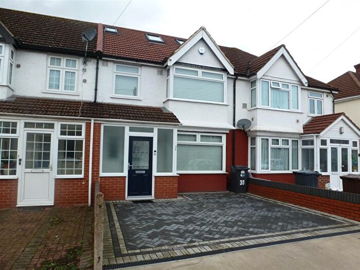 4 Bedroom Terraced House To Rent In Burnham Gardens, Hounslow, TW4