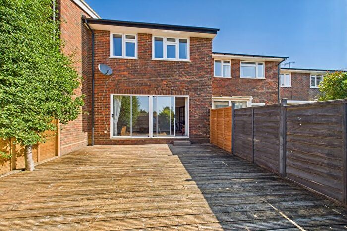 3 Bedroom Property For Sale In Queens Close, Walton On The Hill, KT20