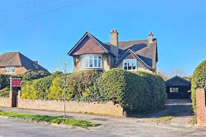 5 Bedroom Detached House For Sale In Western Way, Alverstoke, PO12