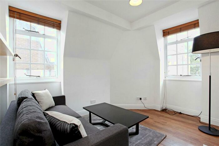 2 Bedroom Apartment To Rent In Topham Street, London, EC1R