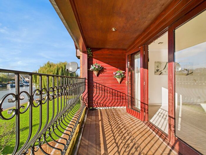 4 Bedroom Detached House To Rent In Hythe End Road, Wraysbury, Staines-Upon-Thames, Berkshire, TW19
