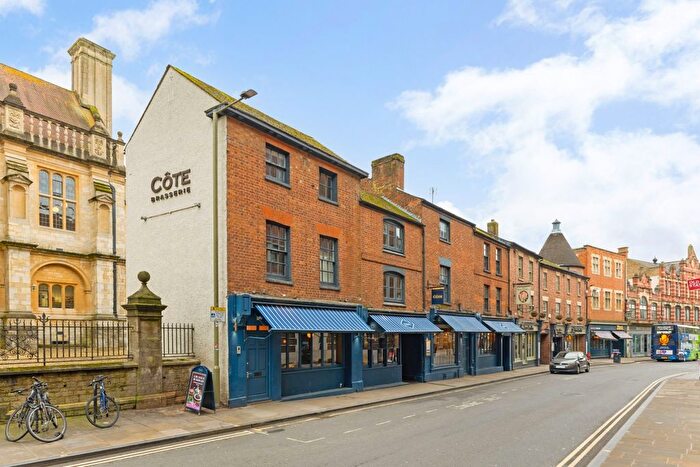 3 Bedroom Flat To Rent In George Street, Oxford, OX1