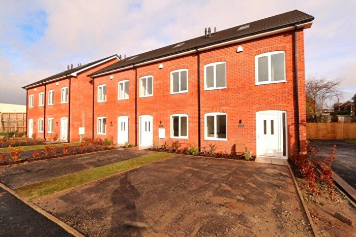 3 Bedroom Terraced House To Rent In Hillside Close, Hyde, SK14