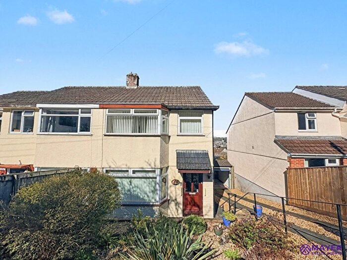 3 Bedroom Semi Detached House For Sale In Merafield Drive, Plymouth, PL7