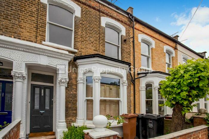 2 Bedroom Flat To Rent In Dumont Road, London, N16