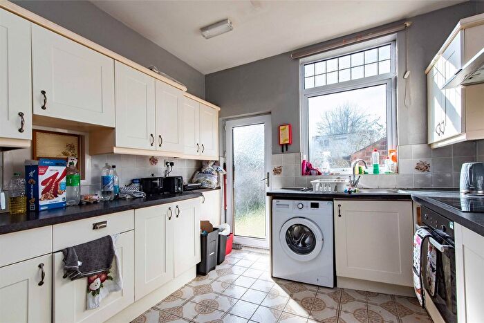 5 Bedroom Detached House To Rent In Harlaxton Drive, Lenton, Nottingham, NG7