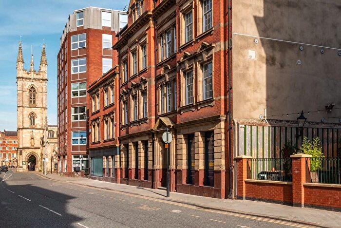 2 Bedroom Flat To Rent In Lowgate, Hull, East Yorkshire, HU1