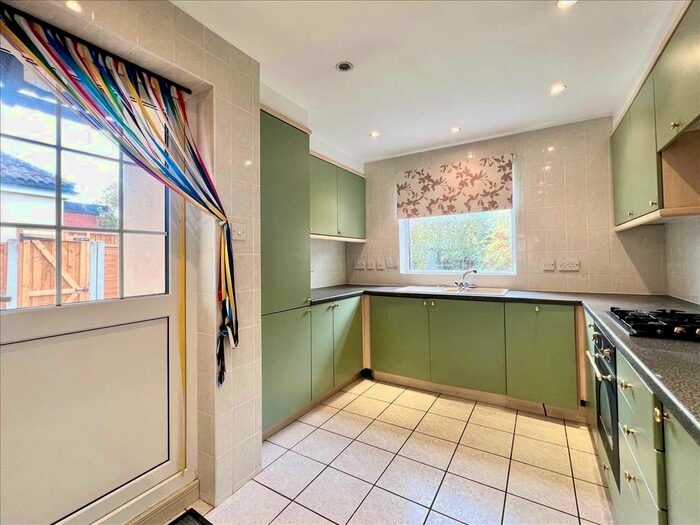 2 Bedroom Bungalow For Sale In Highlands Estate, Leigh On Sea, Essex, SS9