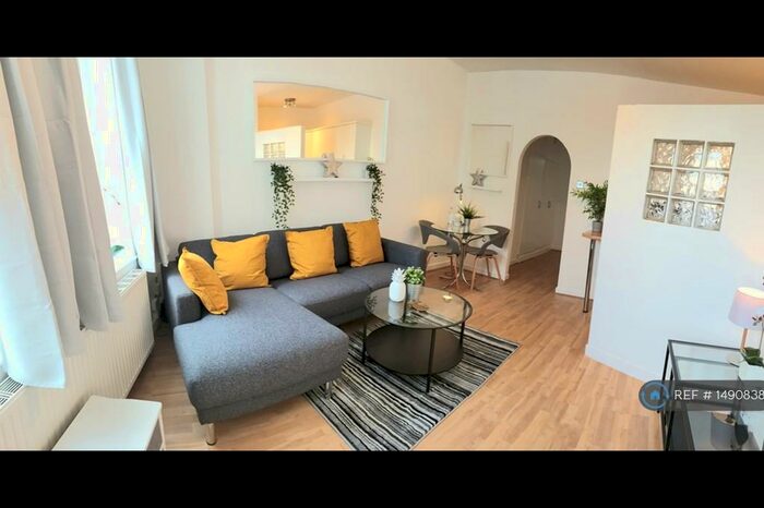 2 Bedroom Flat To Rent In Sandy Lane, Manchester, M21