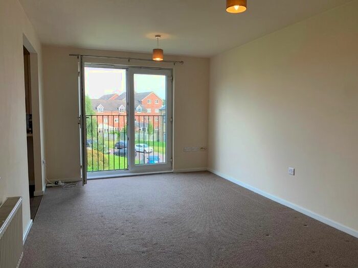 2 Bedroom Flat To Rent In Moorcroft, Wakefield, Ossett, WF5