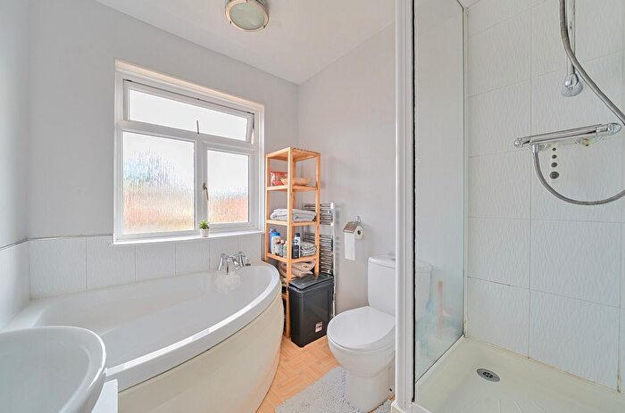3 Bedroom Semi-Detached House For Sale In Whites Road, Southampton, Hampshire, SO19