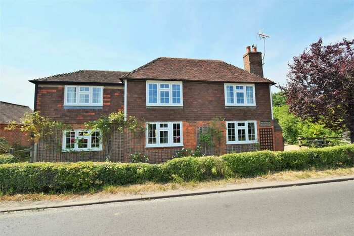 4 Bedroom Detached House For Sale In Goudhurst Road, Marden, Tonbridge, TN12
